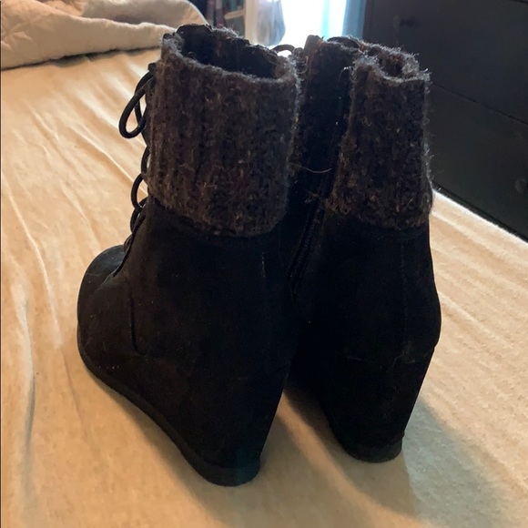 Black wedged heel ankle boots! - Picture 4 of 5
